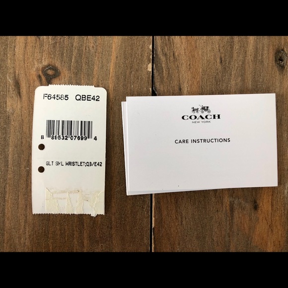 Coach Wristlet in Metallic Cherry, NWT - Picture 8 of 9